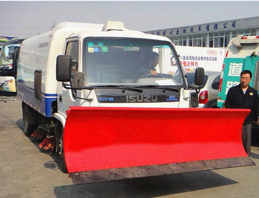 五十鈴鏟雪<a href=http://m.wuxinglock.com/saoluche/ target=_blank class=infotextkey>掃路車</a>