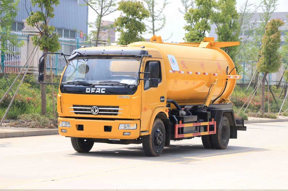 東風(fēng)多利卡D7國(guó)六8方吸污車(chē)圖片2
